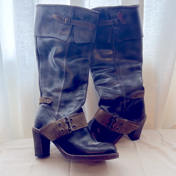 BOS. & Co. Warm Boots - Picture 1 of 5